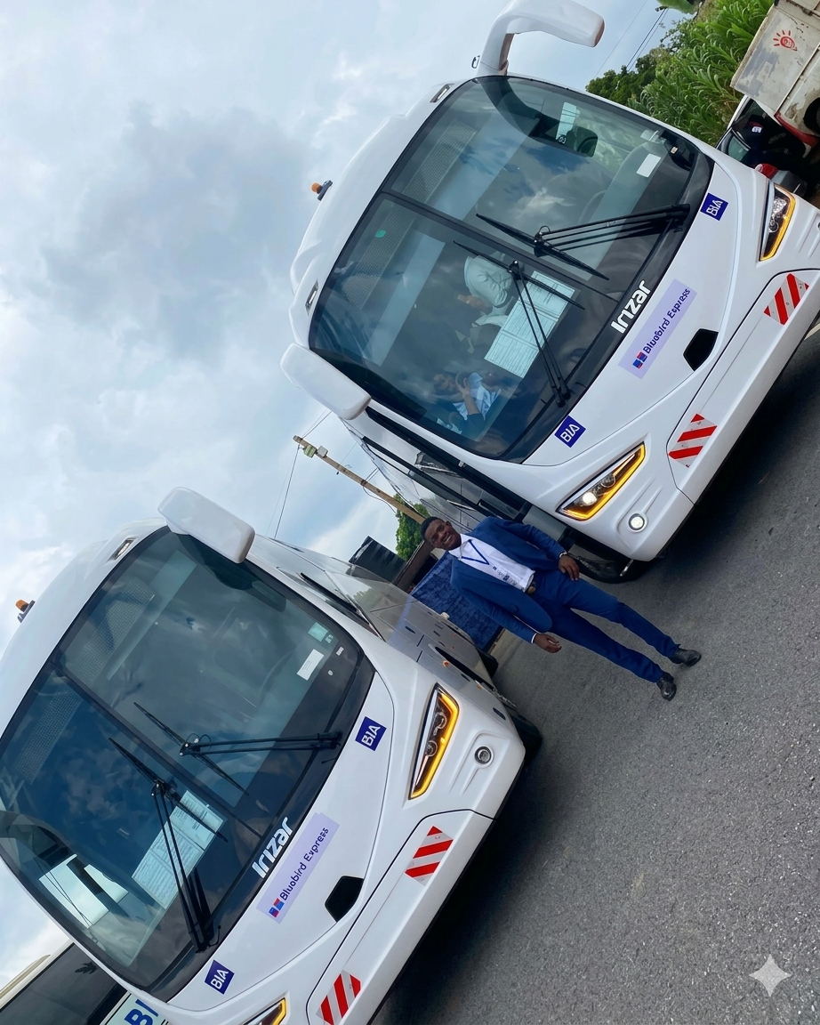 Bus Bluebird Express sur route du Cameroun